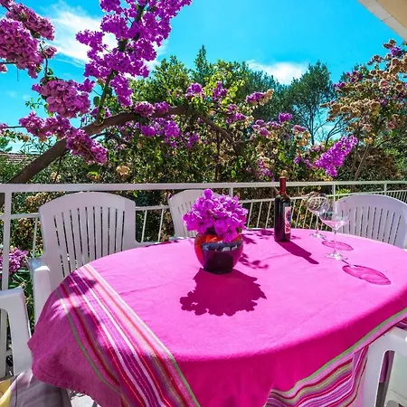 Holiday House Lido - Three Bedroom Holiday House With Terrace דירה אורביץ