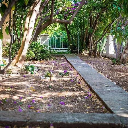 דירה Holiday House Lido - Three Bedroom Holiday House With Terrace אורביץ