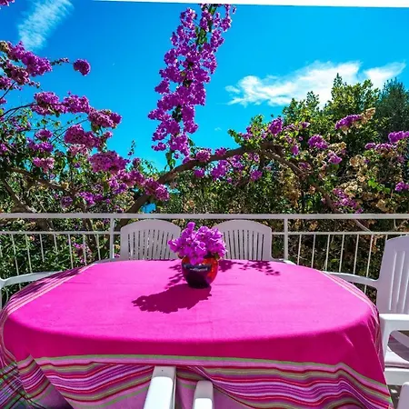 Holiday House Lido - Three Bedroom Holiday House With Terrace דירה אורביץ